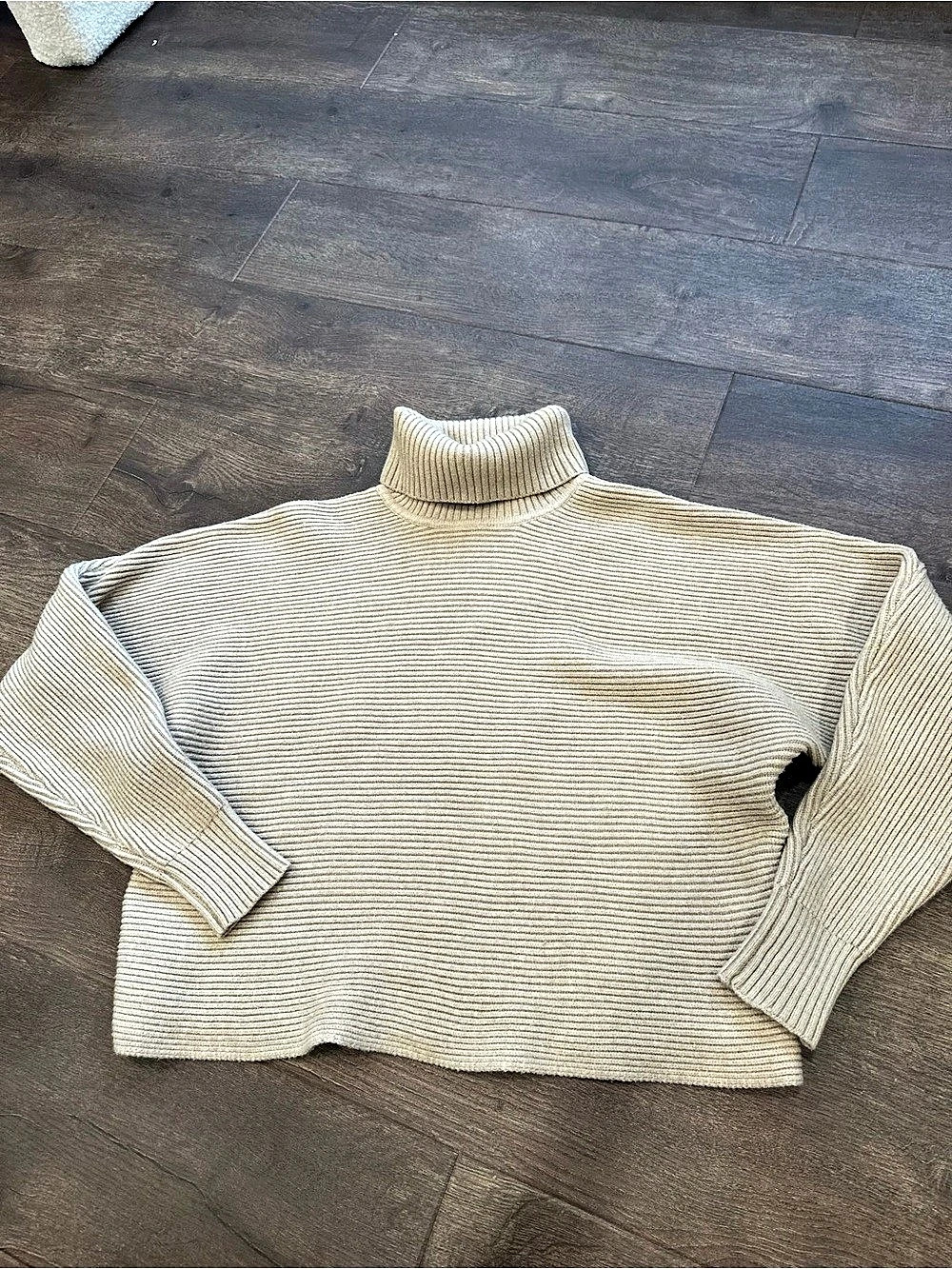 Sadie & Sage Ribbed Turtleneck Sweater in Cream M/L Like New